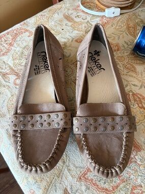 Rieker anti stress Taupe Studded Slip-On Loafers women’s size 40 (8.5). Like new